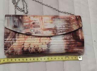 Bolso estspado con cadena