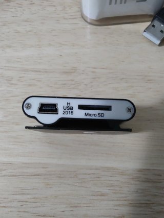 Lettore MP3 Mini a clip con cavo e auricolari