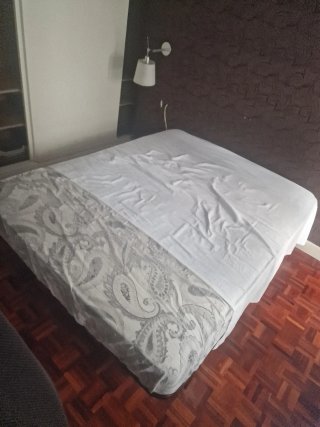 Cama completa gris y blanca