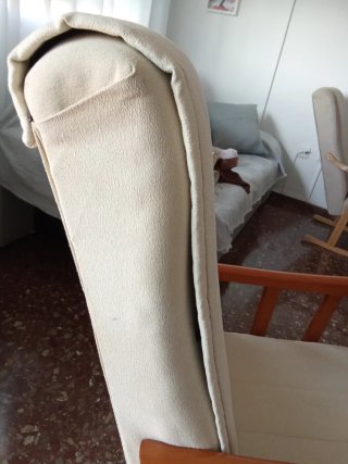Poltrona dondolo beige e legno
