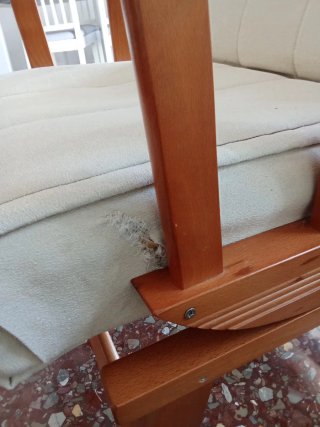 Poltrona dondolo beige e legno