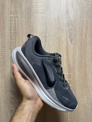 Nike Vomero 18 Talla 38.5 zapatillas de correr