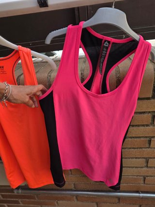 Lote 2 camisetas running sin mangas H&M y RBX T.L