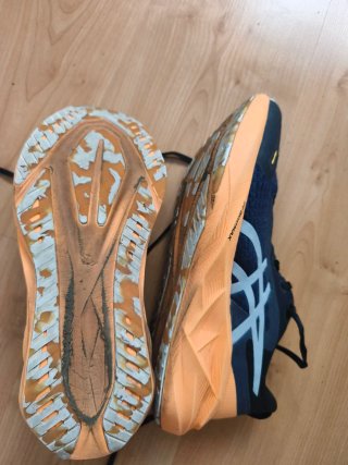 Asics Novablast 5 Zapatillas Running Hombre