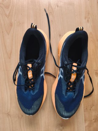 Asics Novablast 5 Zapatillas Running Hombre