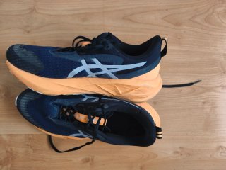 Asics Novablast 5 Zapatillas Running Hombre