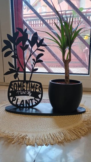 Porta piante in PLA nero con decorazione