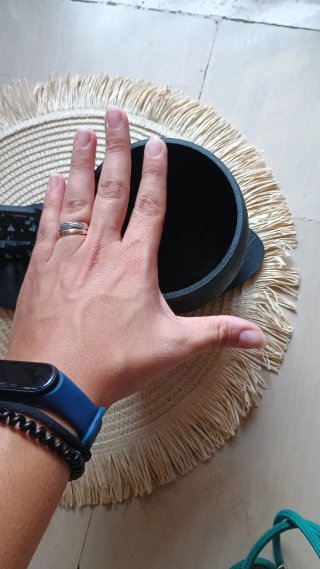 Porta piante in PLA nero con decorazione