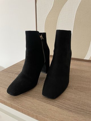 Botines negros tacón