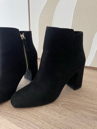 Botines negros tacón