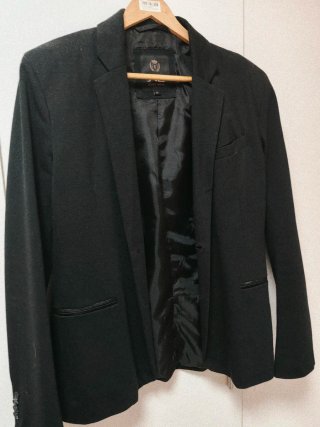 Americana JVZ Negra Talla M