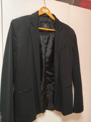 Americana JVZ Negra Talla M