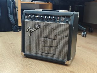 Amplificador Guitarra Fender Frontman 15R