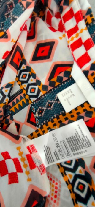 Blusa H&M sin mangas estampado étnico