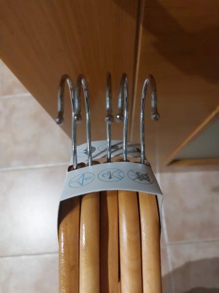 5 Perchas Madera PRIMARK