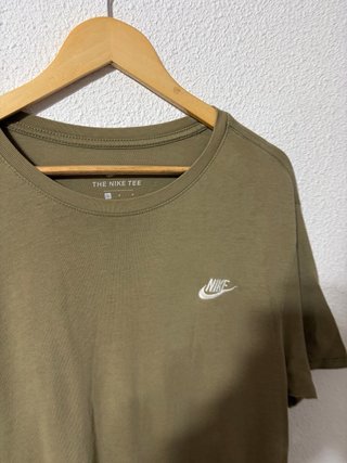 Camiseta Nike Hombre Logo Bordado Verde Talla L