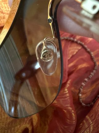 Gafas de sol Chanel vintage con funda