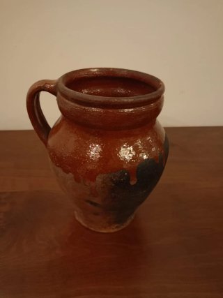 Puchero de barro antiguo