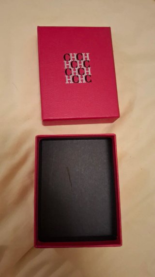 Caja Carolina Herrera Roja