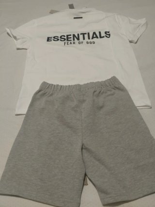 Conjunto Essentials Camiseta y Bermuda