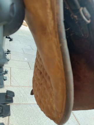 Silla militar caballo culo de pato