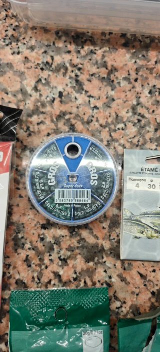 Lote de accesorios variados para pesca