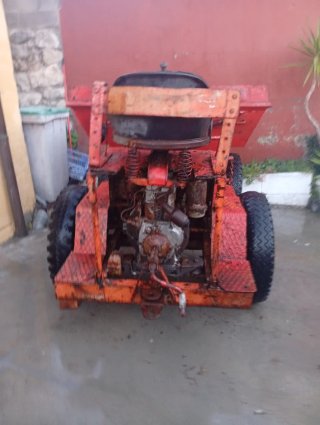 Dumper Ausa rojo