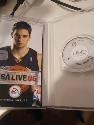 NBA Live 06 y PES 2011 PSP