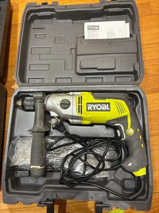 Taladro Ryobi con maletín