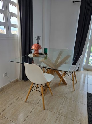 Mesa de comedor de diseño 200x100 cm + 4 sillas