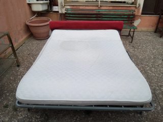 Divano letto 2 posti rosso velluto