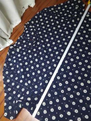 Blusa Burberry floral azul y blanco