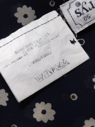 Blusa Burberry floral azul y blanco