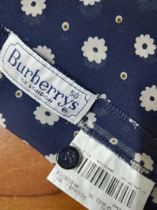 Blusa Burberry floral azul y blanco
