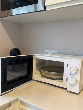 Microondas Hisense Blanco 20L 700W - como nuevo