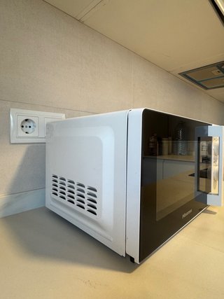 Microondas Hisense Blanco 20L 700W - como nuevo