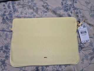 Funda para portátil Mango color amarillo 13"