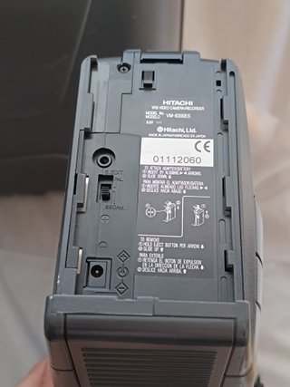 Câmara Vídeo Hitachi VM-8300ES VHS
