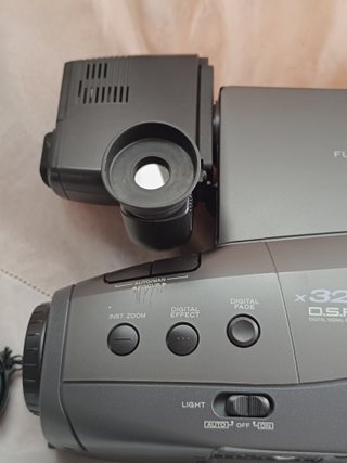 Câmara Vídeo Hitachi VM-8300ES VHS
