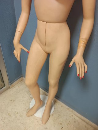 Maniquí Mujer Beige