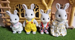 Sylvanian Families Conejos Colita de Algodón