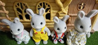 Sylvanian Families Conejos Colita de Algodón