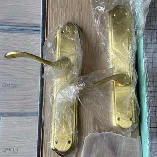 2 Manillas Doradas para Puerta
