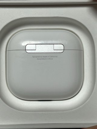 AirPods 4