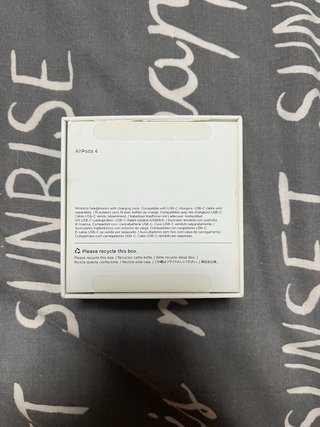 AirPods 4
