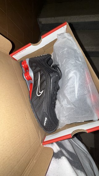 Nike Shox Talla 43 Negro/Rojo