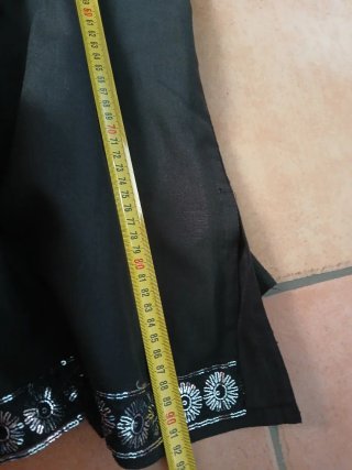 Vestito nero con ricami argento