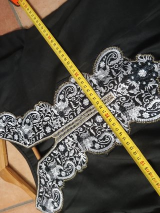 Vestito nero con ricami argento