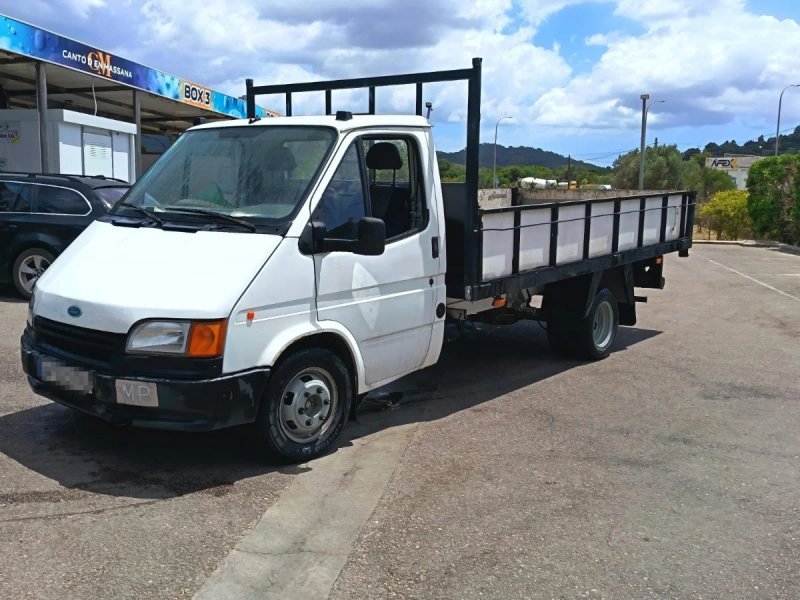 Ford Transit 1996 - foto 1