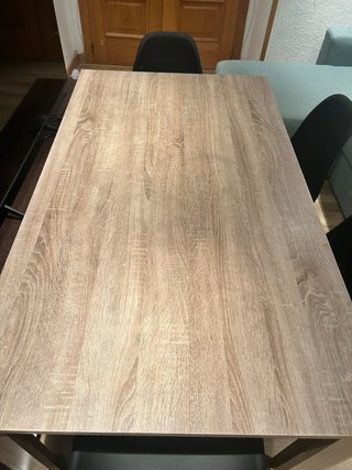 Mesa de comedor con 4 sillas